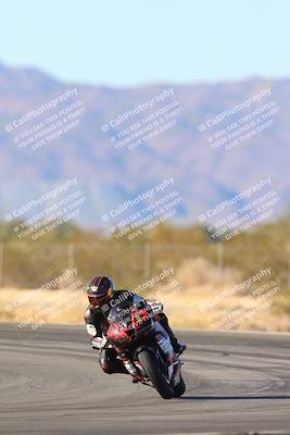 media/Jan-10-2025-CVMA Friday Practice (Fri) [[489e0da257]]/Group 4 and Trackday/Session 5 (Turn 7)/